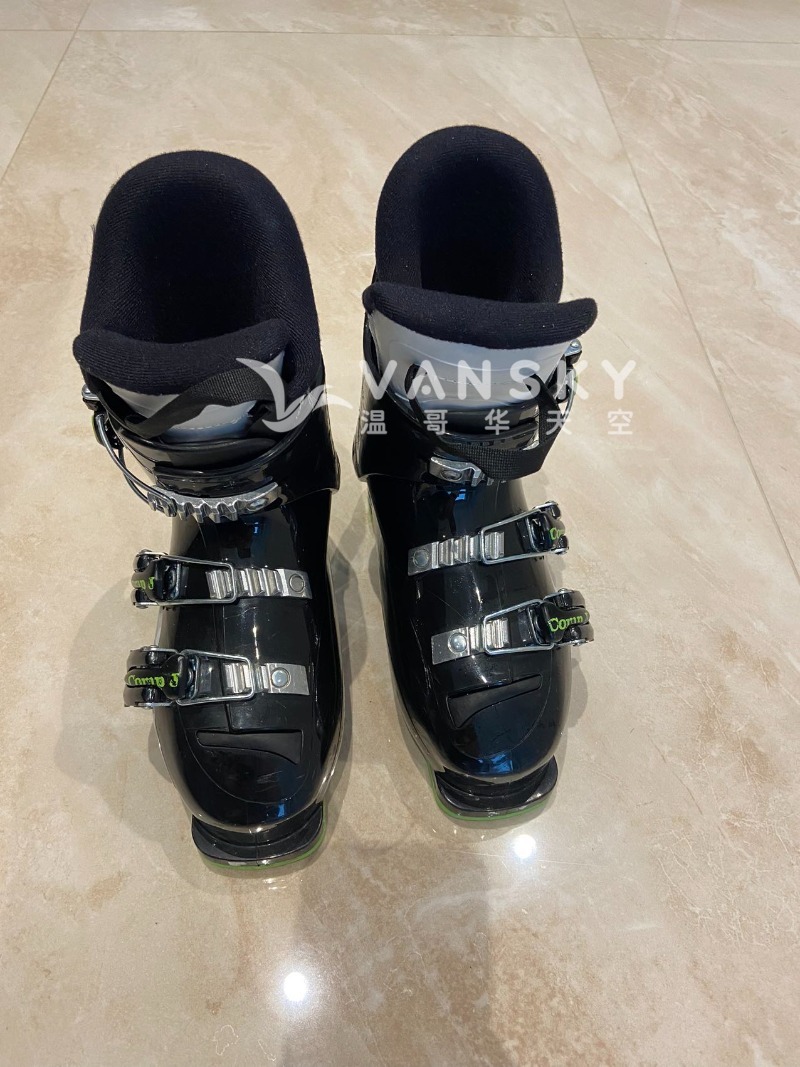 221225221913_20.5 ski boots 3.jpg